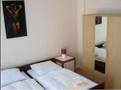 ホテル ケルナー ペンション ケルン 部屋 写真