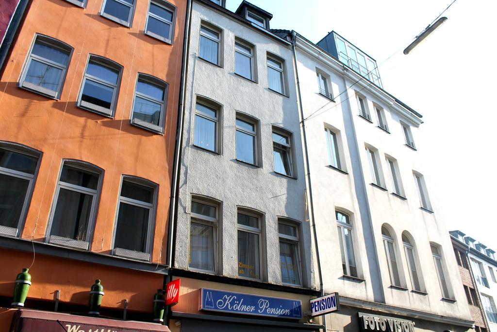 ホテル ケルナー ペンション ケルン エクステリア 写真